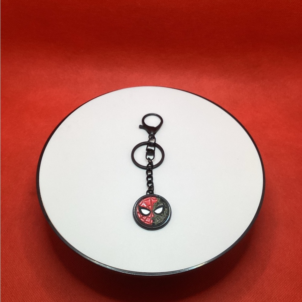 NWOT/EUC - SpiderMan - Split Face Keychain!!!